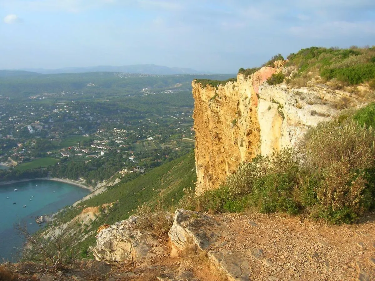 Cassis Centre- Entre Falaise Et Port 0*,  France